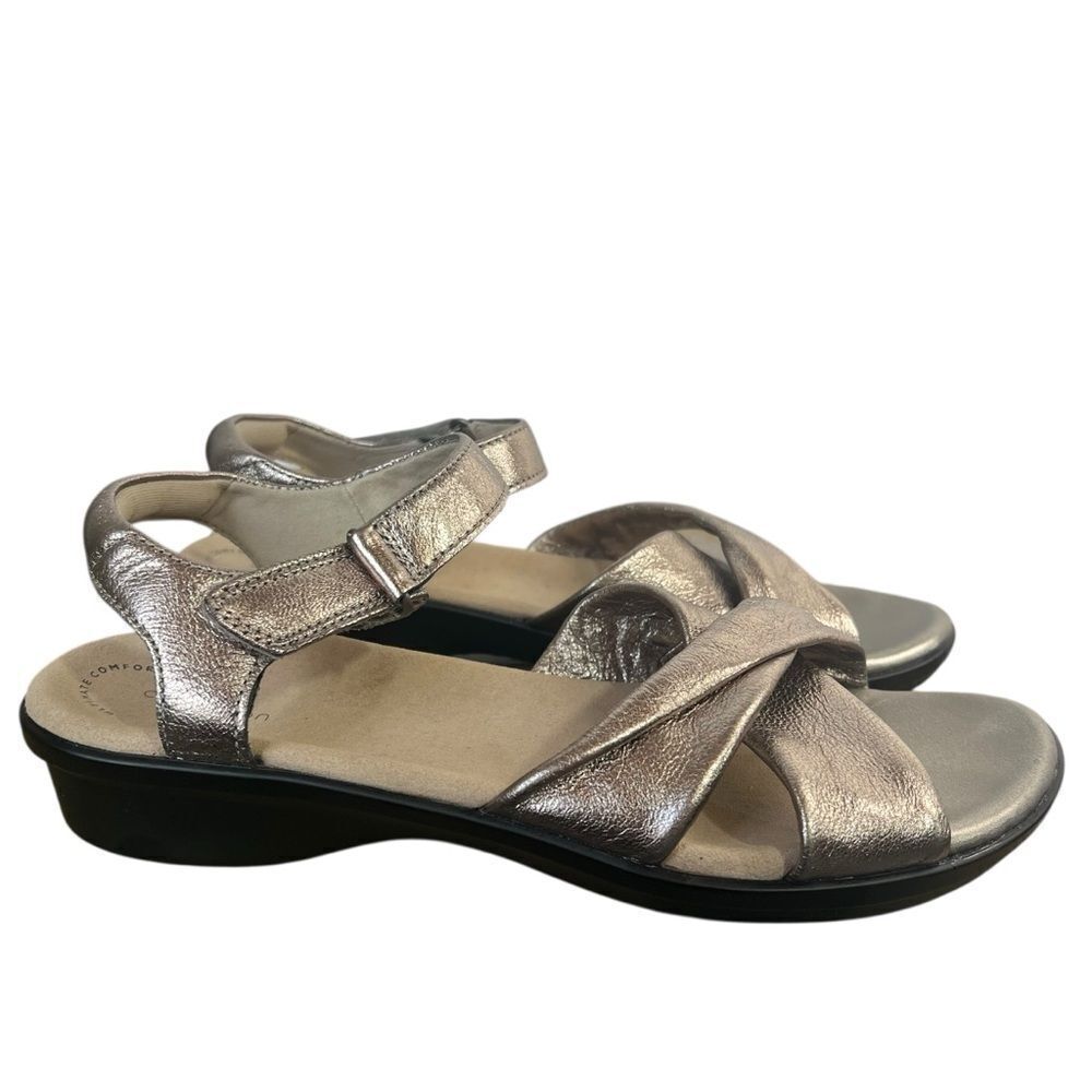 Clarks Loomis Chloe Sandals size 10M Metallic Faux Leather Padded Comfort Shoes
